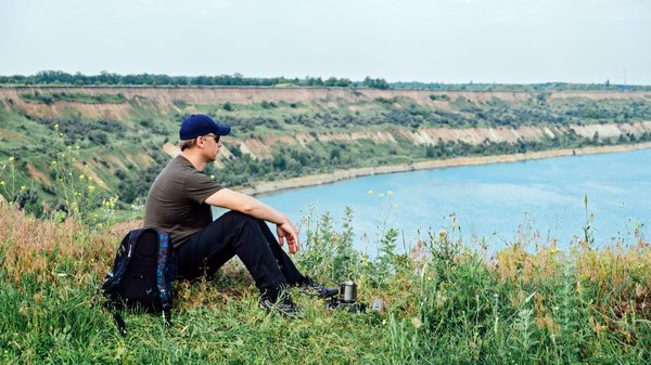 How Can UK Travel Agencies Create Unique Eco-tourism Packages to Attract Global Travelers?